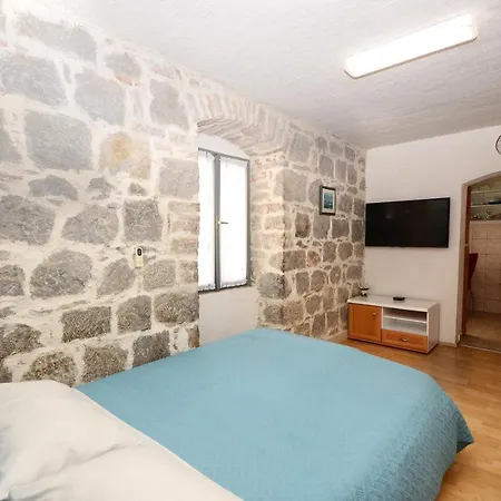 Apartment Center